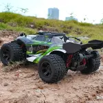 لعبة سيارة الدفع الرباعي التحكم عن بعد ضخمة SG118 PRO