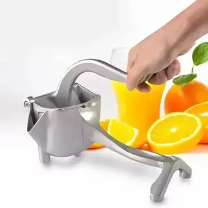 عصارة الفواكة اليدويه