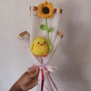 باقة ورد مع دبدوب كروشيه