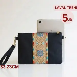 حقيبة تابلت بتطريز شرقي