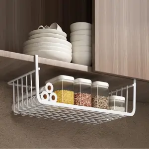 رف معدني معلق بتصميم عصري